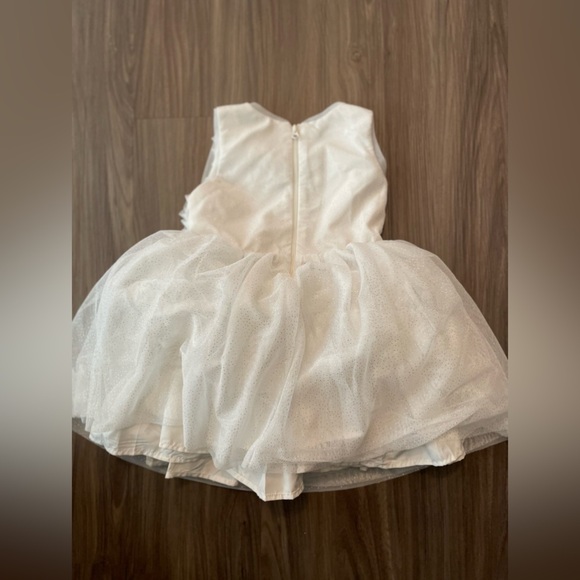 Girls Cream Rosette Tulle Dress Toddlers - Cat & Jack 4T - Picture 6 of 7